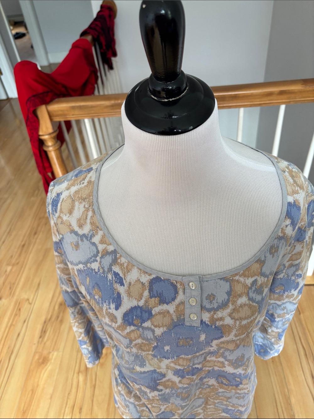 J. Jill Scoop Neck Floral Long Sleeve Top in Light Blue and Cream - Picture 4 of 6